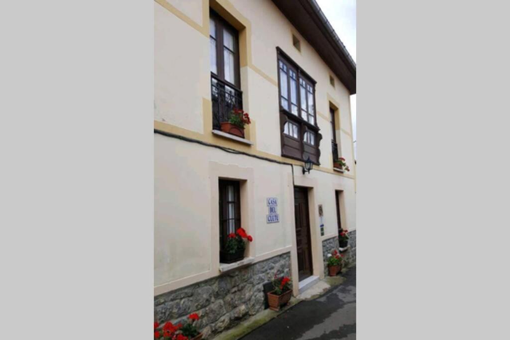 Casa del Cuetu. Traditional village house in Asturias Mere Esterno foto