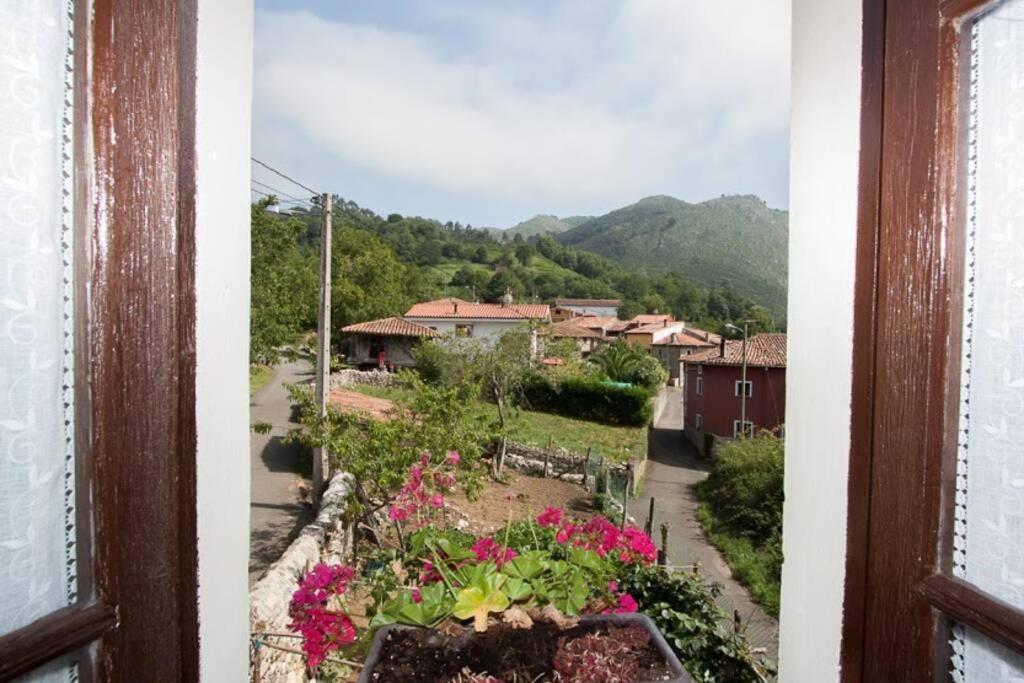 Casa del Cuetu. Traditional village house in Asturias Mere Esterno foto