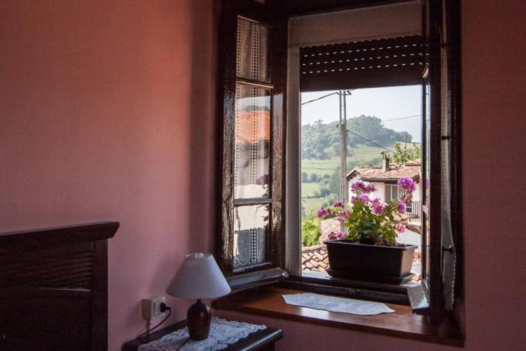 Casa del Cuetu. Traditional village house in Asturias Mere Esterno foto