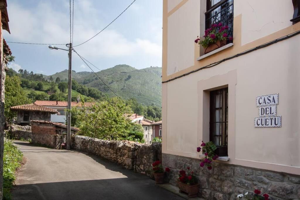 Casa del Cuetu. Traditional village house in Asturias Mere Esterno foto